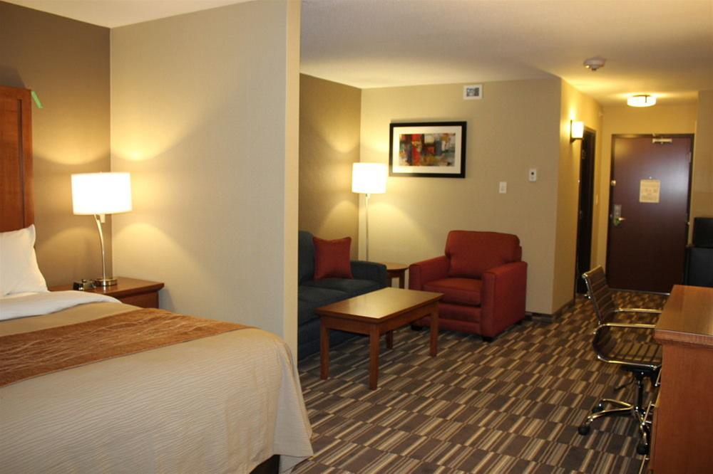 Comfort Inn & Suites Edmonton International Airport Nisku Eksteriør billede