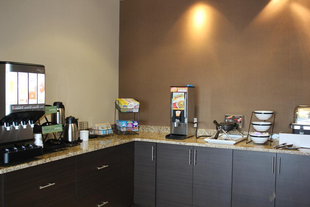 Comfort Inn & Suites Edmonton International Airport Nisku Eksteriør billede