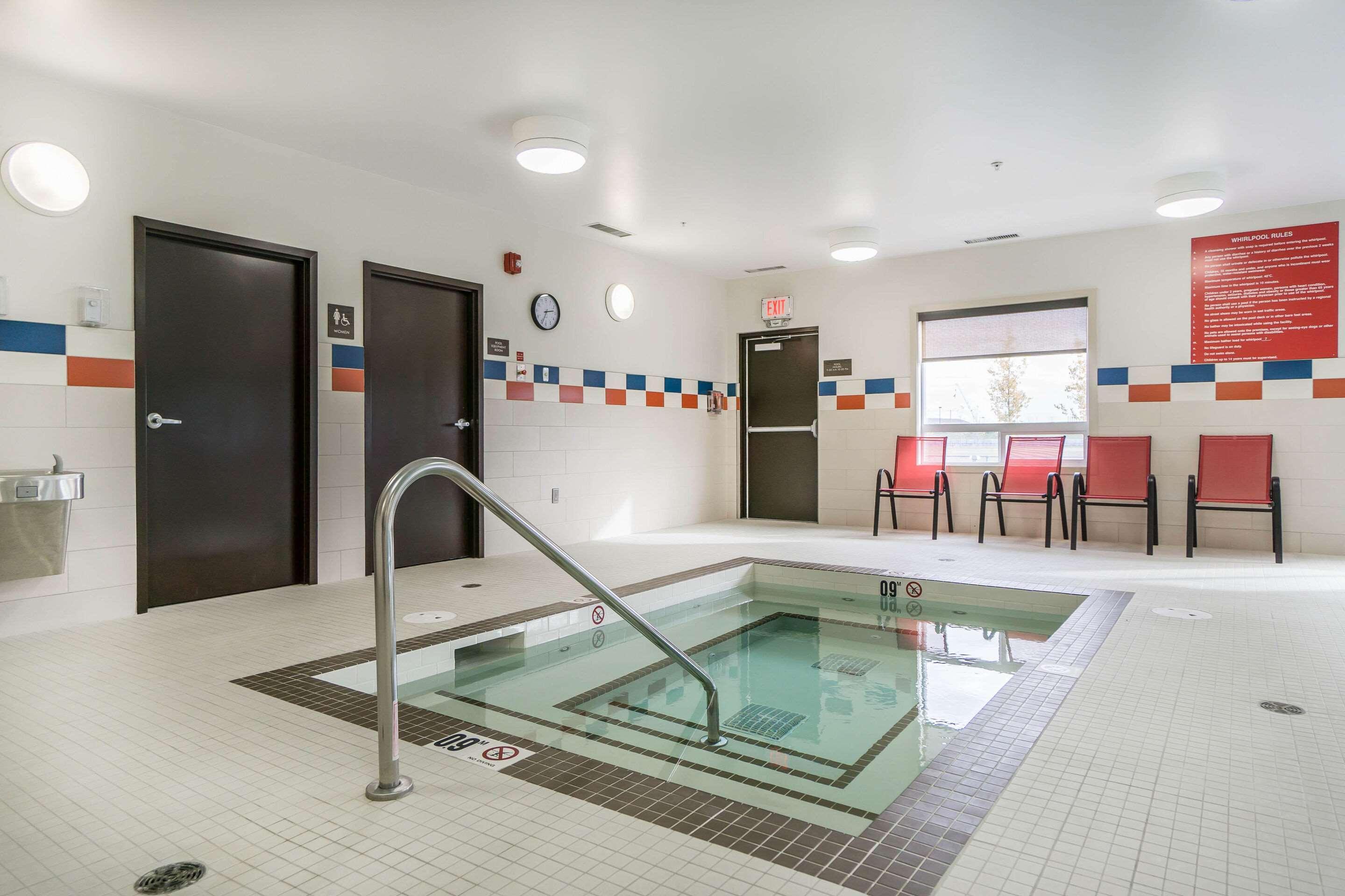 Comfort Inn & Suites Edmonton International Airport Nisku Eksteriør billede