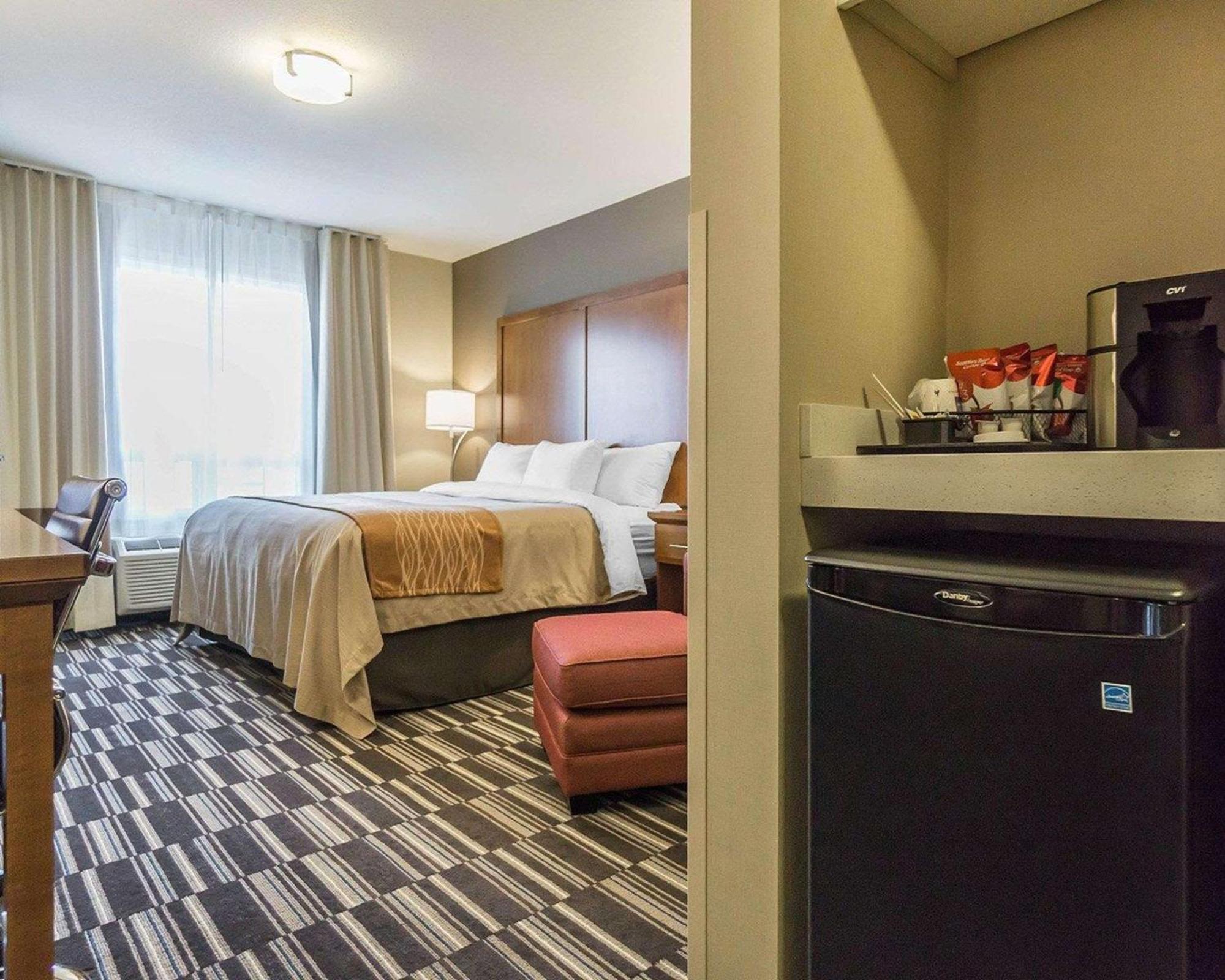 Comfort Inn & Suites Edmonton International Airport Nisku Eksteriør billede