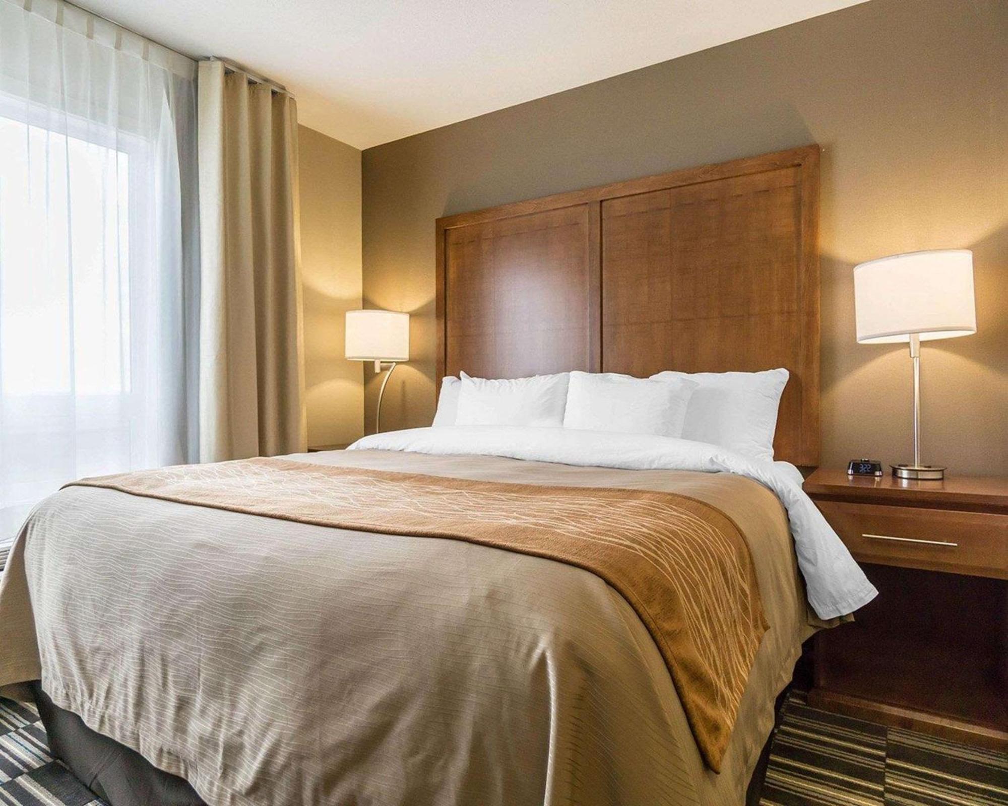 Comfort Inn & Suites Edmonton International Airport Nisku Eksteriør billede